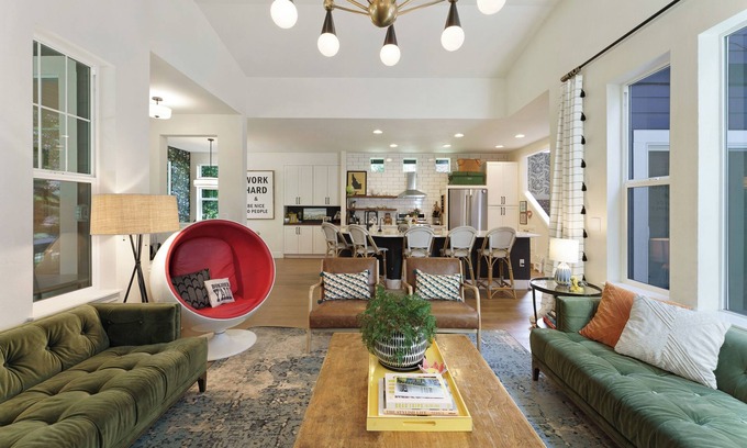 Century West House | Charming 4-bedroom house with WiFi, AC in amazing Bend