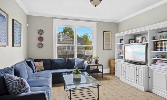 Overlook House | Charming 4 Square Home in a Great Portland Neighborhood