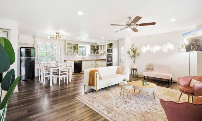 Charlotte Park House | Charming 5bd/4ba 15mi BNA 7mi Broadway 6mi Vandy
