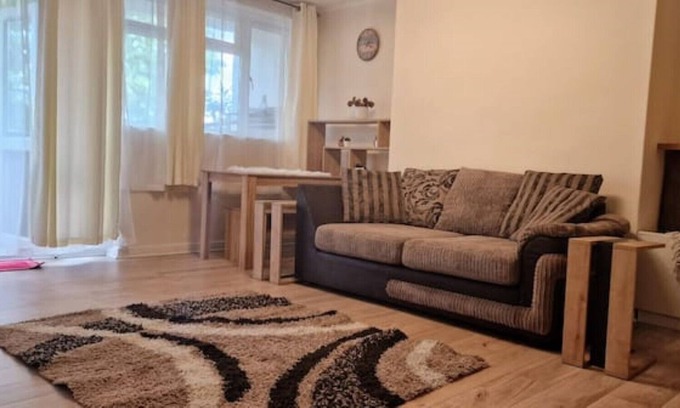 Ladywell Apartment | Charming and Cozy Urban Flat-travellers Dream. 10mins on Train to London Bridge