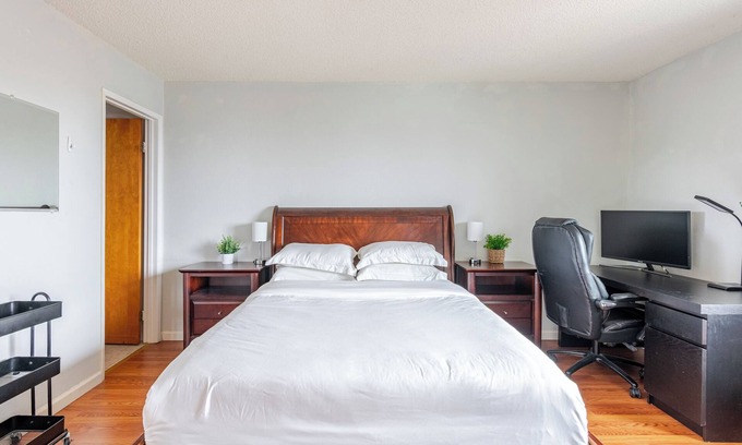 Berkeley Apartment | Charming and Safe 3-Bedroom Apartment with 6 Beds, 2 Bath, AC, WiFi and Parking