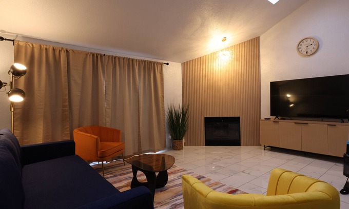Arden-Arcade Condo | Charming and Trendy 2-bedroom condo for shopping and entertainments.