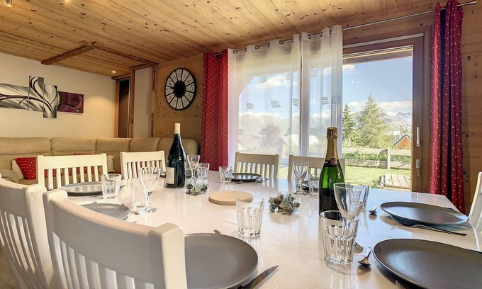 La Toussuire Apartment | Charming Apartment for 8, Ski-In/Ski-Out, 50m from Slopes & Shops, La Toussuire