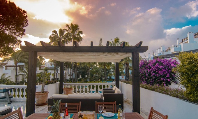 Nikki Beach Apartment | Charming apartment in White Pearl Beach w/generous terrace