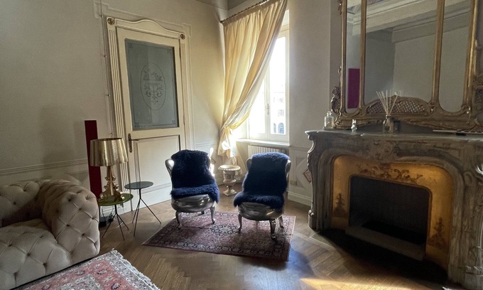 Old Town Bed & Breakfast | Charming apartment in Piazza Grande Modena
