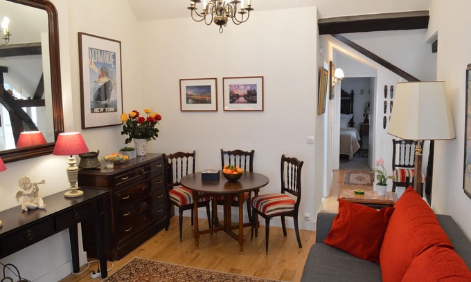 Marais Apartment | Charming Apartment In The Heart Of Paris Marais – 1 Br. Sleeps 4 Air Condition