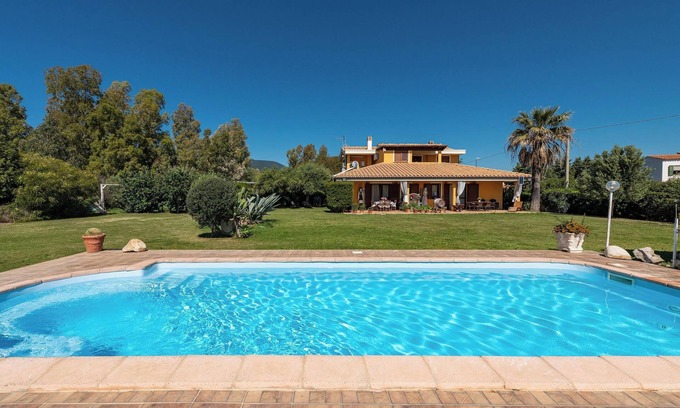 Castiadas Apartment | Charming Apartment “Masone Murgioni” in Rural Area near the Sea with Mountain View