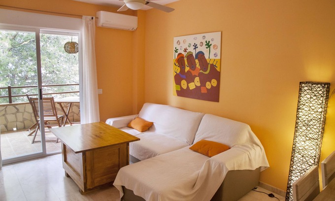 La Herradura Apartment | Charming apartment next to the beach and in the center of town