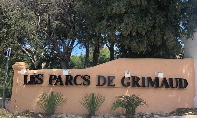 Les Restanques Apartment | Charming apartment sea view-2 CH- residence with swimming pool- les parcs de Grimaud