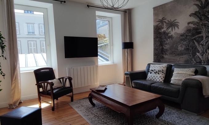 Granville Apartment | Charming appartement in the center of Granville