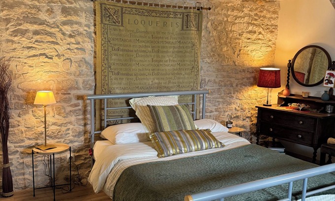 Nanteuil-en-Vallee House | Charming barn with WiFi in Nanteuil-en-Vallée