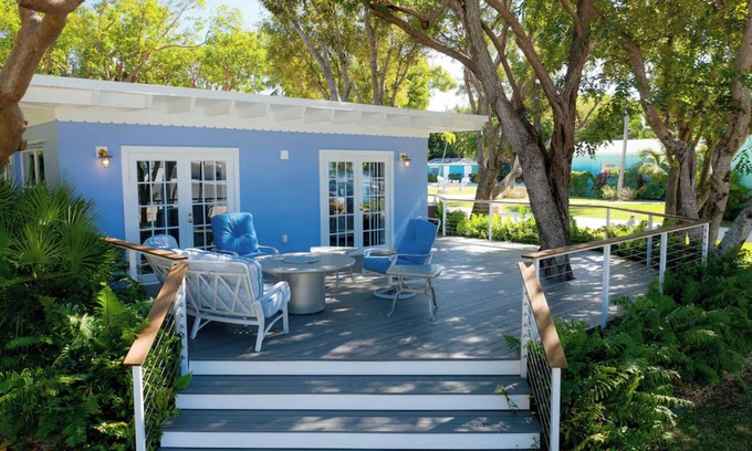Upper Matecumbe Key Cottage | Charming Bayfront Cottage in Heart of Islamorada with Pool, Dockage, Beach, Kayaks & More