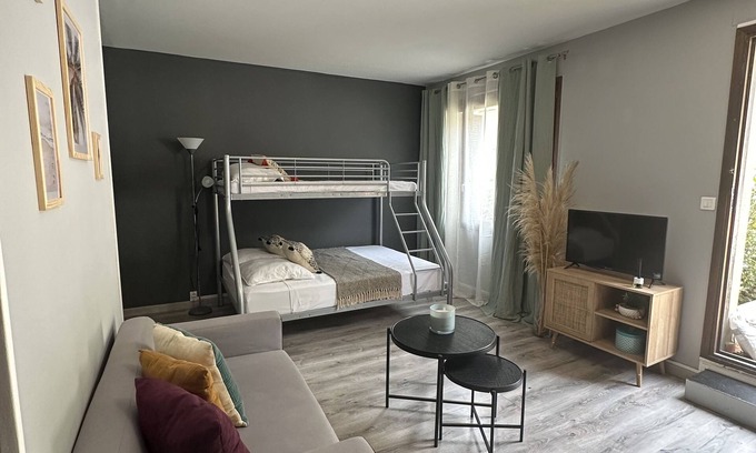 Pietranera Apartment | Charming beach apartment 200 m from parking and all amenities