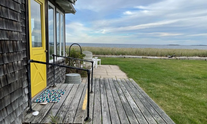 Ocean Park House | Charming beachfront cottage-private beach access and ocean views