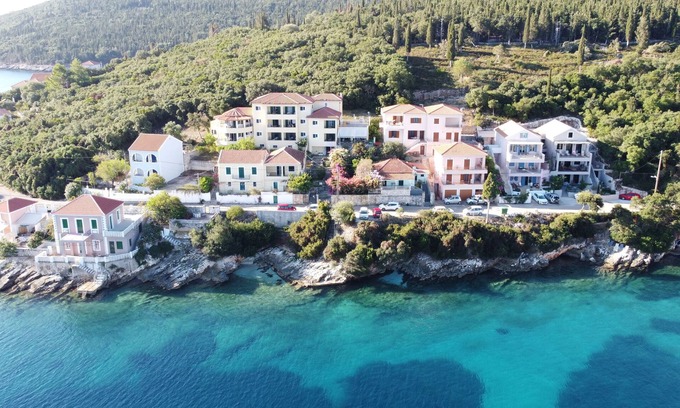 Matsoukata Apartment | Charming Beachfront Tassos Cottage in Fiskardo, Kefalonia – Ideal for Relaxation