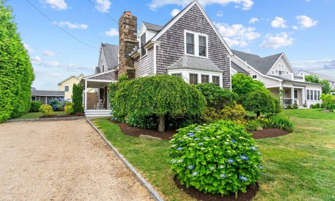 Bonnet Shores Apartment | Charming Beachside Bonnet Shores with Beach Access