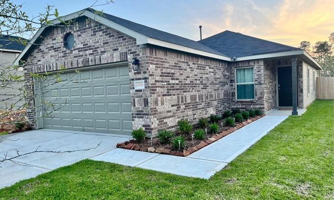 Conroe House | Charming Brand New 3BD house with stunning wooded views,Fiber optics,fenced yard