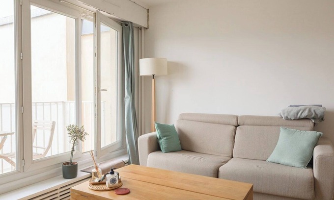 Quartier de Rochechouart Apartment | Charming Bright Apartment - Paris 9th