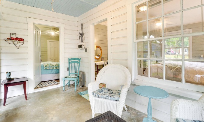 College Station Cottage | Charming Bryan Home - 3 Mi to Kyle Field!