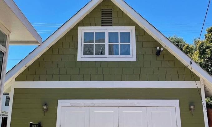 Modesto House | Charming Bungalow on Magnolia Avenue