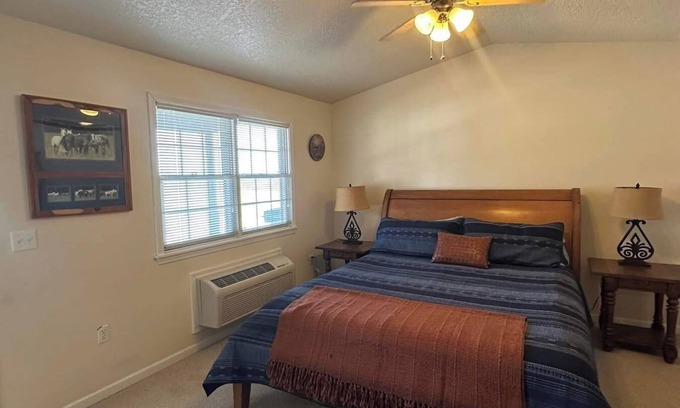 Eminence Villa | Charming Bunk House Suite in Eminence with AC/Heat, Kitchenette & full bath