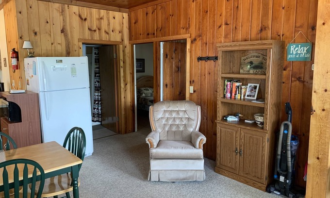 St Germain Cabin | Charming Cedar Lakeside Cottage at Elbert's Resort