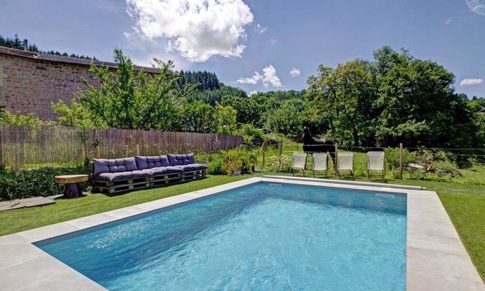 Belmont-de-la-Loire Cottage | Charming cottage with heated pool and pets allowed