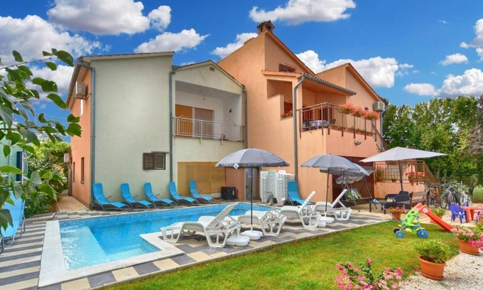 Valbandon Apartment | Charming coastal gateway