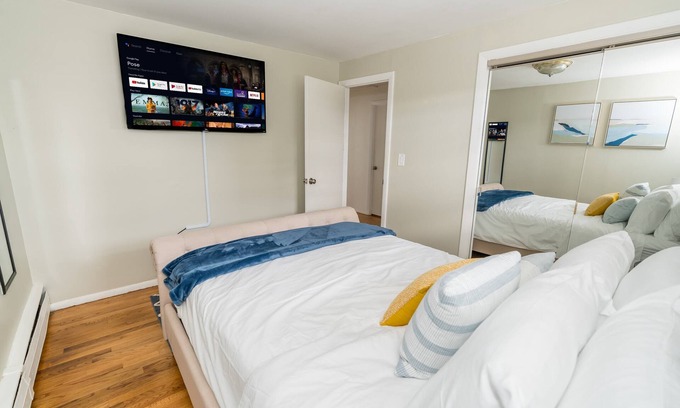 Guilford House | Charming Coastal Home | Sunroom & Baby-Friendly