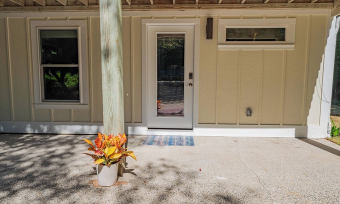 Kitty Hawk Apartment | Charming Coastal Oasis with Heated Pool in Kitty Hawk, NC