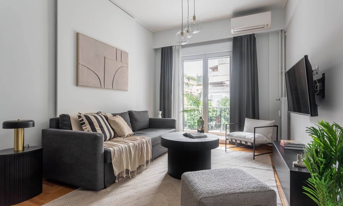 Anafiotika Apartment | Charming & Comfy 2BD Apartment in Acropolis Area