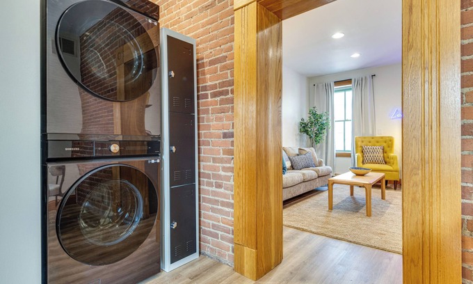 Lockerbie Square Condo | Charming Condo ~ 4 Mi From Indianapolis Zoo