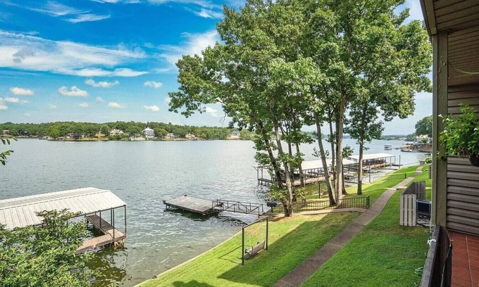 Rockwell Condo | Charming condo with beautiful lake views