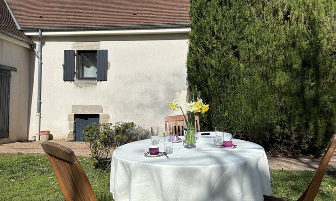 Contigny Cottage | Charming cottage near St-Pourçain, all-inclusive, private terrace
