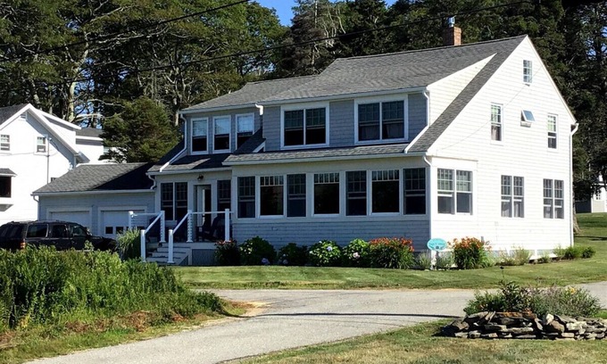 Ocean Point House | Charming Cottage on Ocean Point