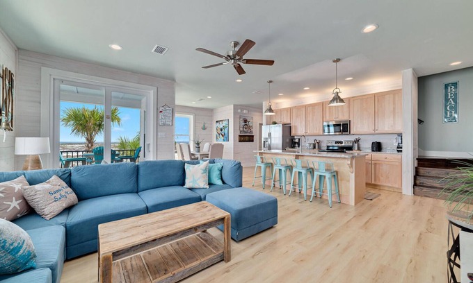 Gulf Shores House | Charming Cottage w/Gulf View, Beach Access & Pool
