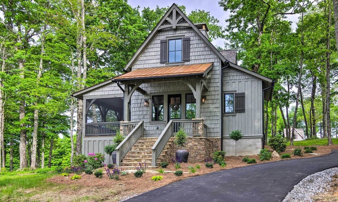 Glenville Cabin | Charming Craftsman w/ Porch + Community Perks!