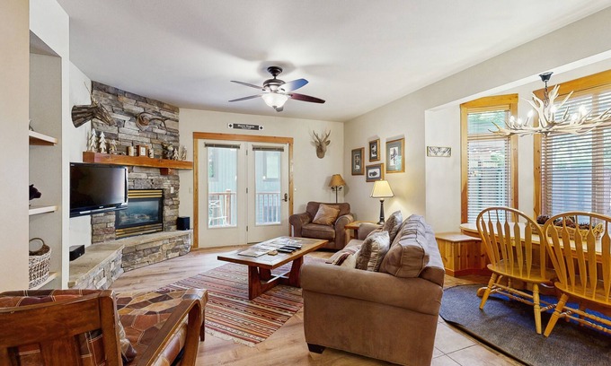 Whitefish Condo | Charming Dog-Friendly Condo with Hot Tub - Walk to the Slopes