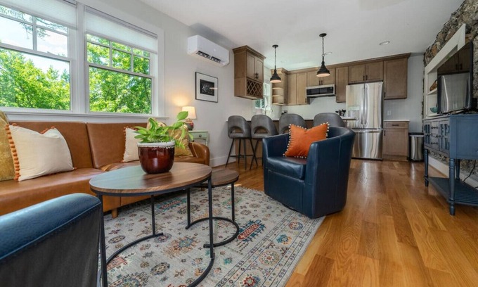 Lexington House | Charming downtown Lex cottage, walk to WLU, VMI