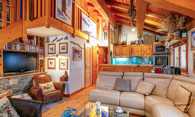 Le Cret Apartment | Charming duplex with fireplace, parking, and WiFi in Val-d'Isère