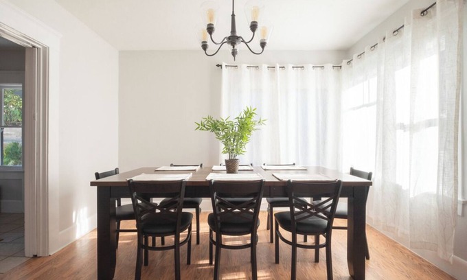 Bankers Hill House | *Charming* Family & Couples Friendly 4 BR ENTIRE HOUSE