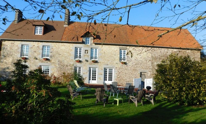Folligny Cottage | Charming Farmhouse: Fireplace, Garden, Wi-Fi, Family Friendly, Pet Friendly