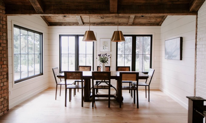 Kalispell House | Charming farmhouse with gorgeous mountain views. Close to Glacier National Park!