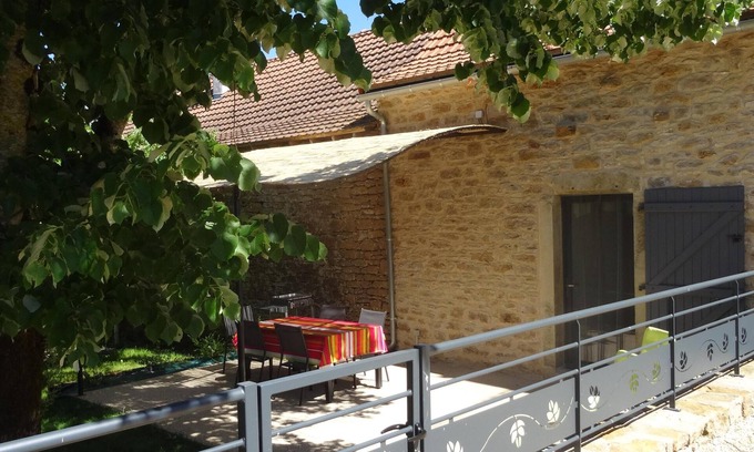Savignac House | CHARMING GITE AT THE FARM (Air-conditioned, Swimming pool)