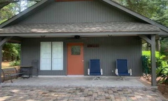 St. Marys Cabin | Charming Guest House near Crooked River Park -MAXIMUM 14 DAY STAY