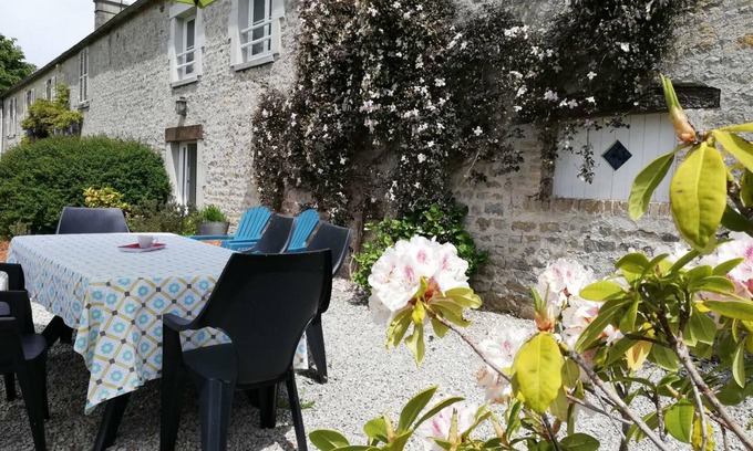 Sainte-Marie-du-Mont Cottage | Charming house in Sainte-Marie-du-Mont with WiFi and parking