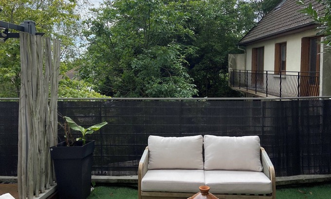 Montreuil Apartment | Charming Haussmannian apartment, designer decor & jacuzzi near Montmartre