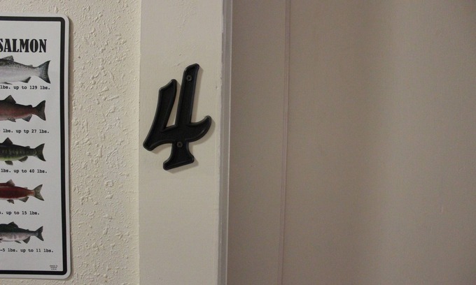 Roseburg Cabin | Charming Historical lodge across from Umpqua river