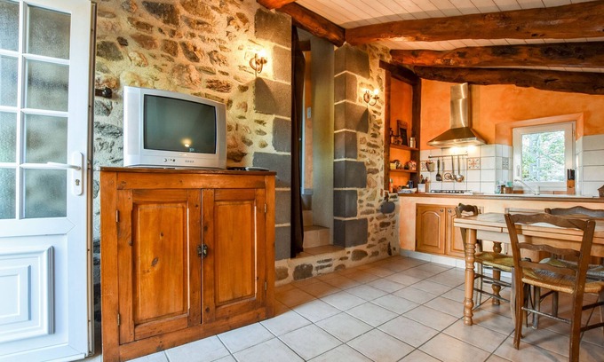 Saint-Beauzire House | Charming holiday home near the forest