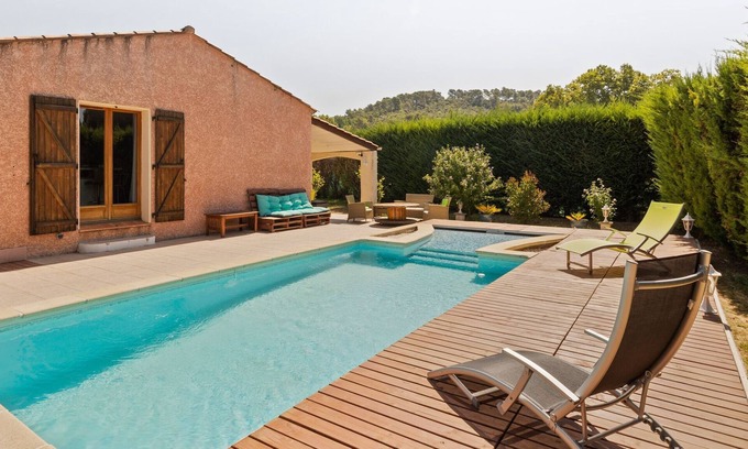 Barjols House | Charming Holiday Home in Barjols with Private Pool
